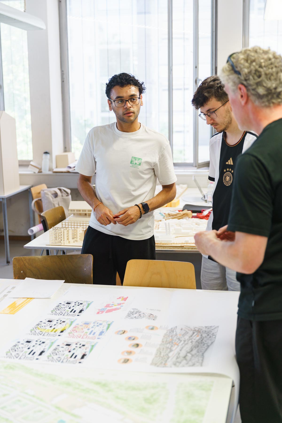Eindrücke aus dem Studienalltag Bachelor Architektur – Studierende arbeiten am Entwurfsprojekt