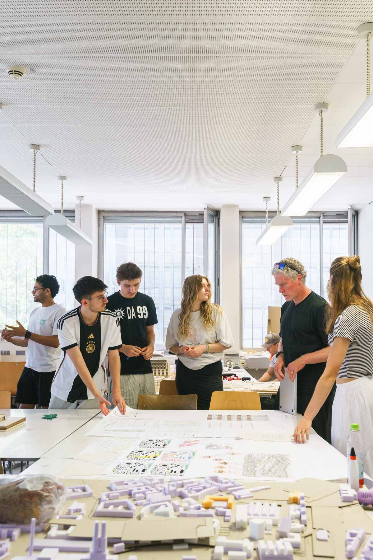 Eindrücke aus dem Studienalltag Bachelor Architektur – Studierende arbeiten am Entwurfsprojekt