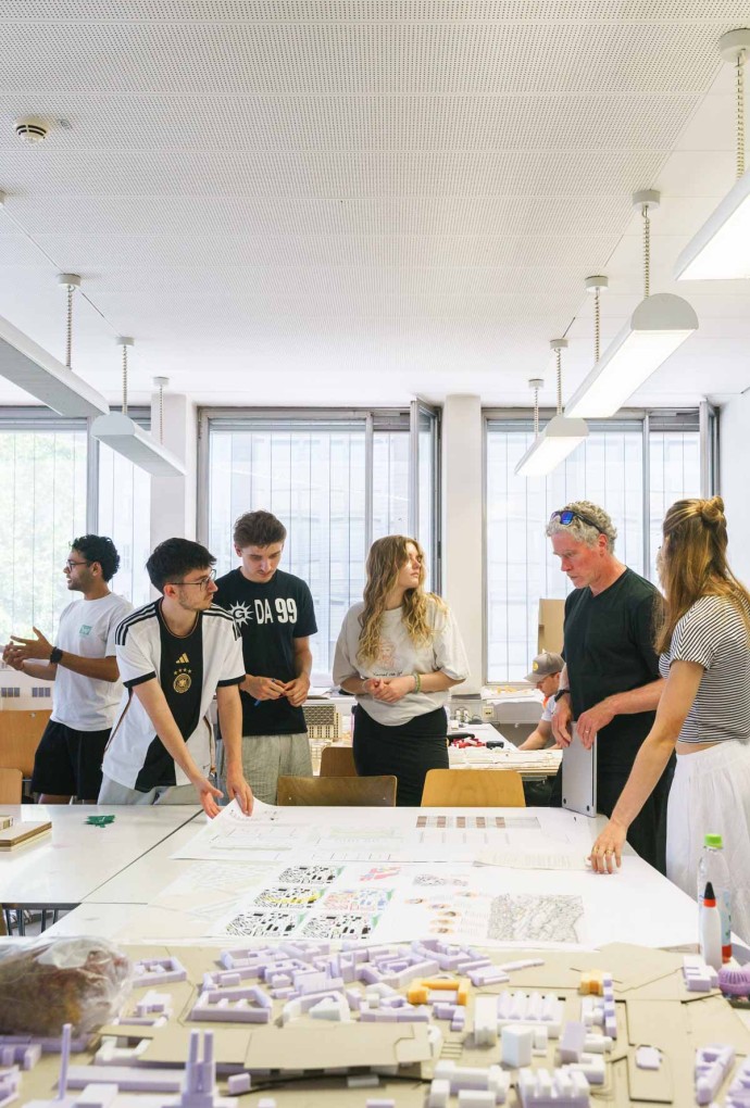 Eindrücke aus dem Studienalltag Bachelor Architektur – Studierende arbeiten am Entwurfsprojekt