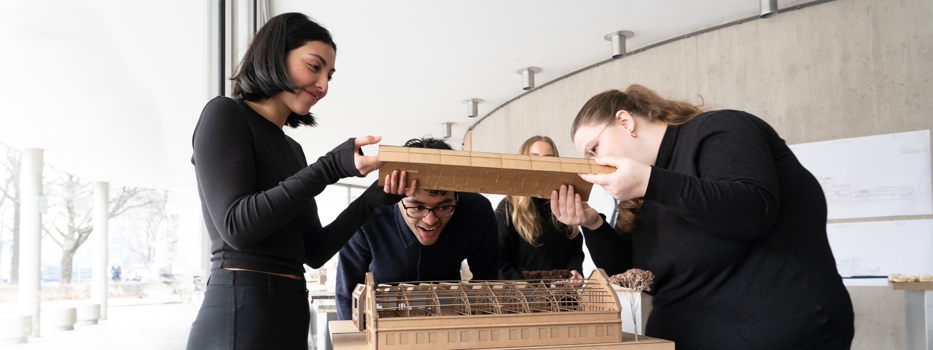 Bewerbung für das Studium | Master Thesis Ausstellung WiSe 24/25