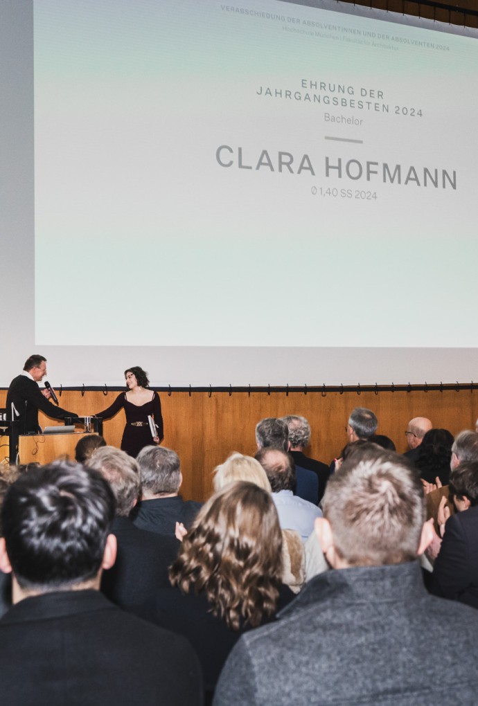 Die Abschlussfeier der Absolventinnen und Absolventen 2024 | Clara Hofmann Jahrgangsbester Bachelor