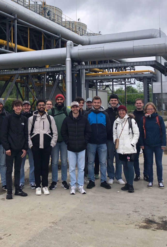 Studierende in der Geothermie Holzkirchen