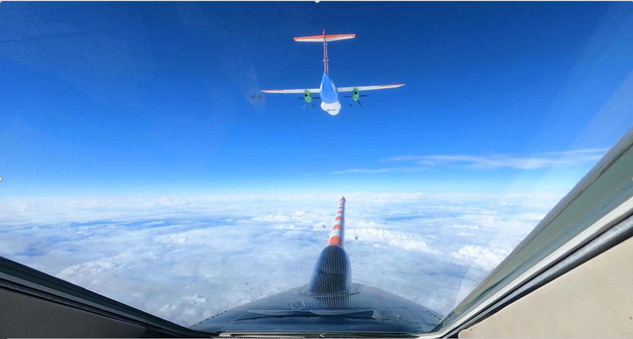 Blick aus dem Verfolgerflugzeug
