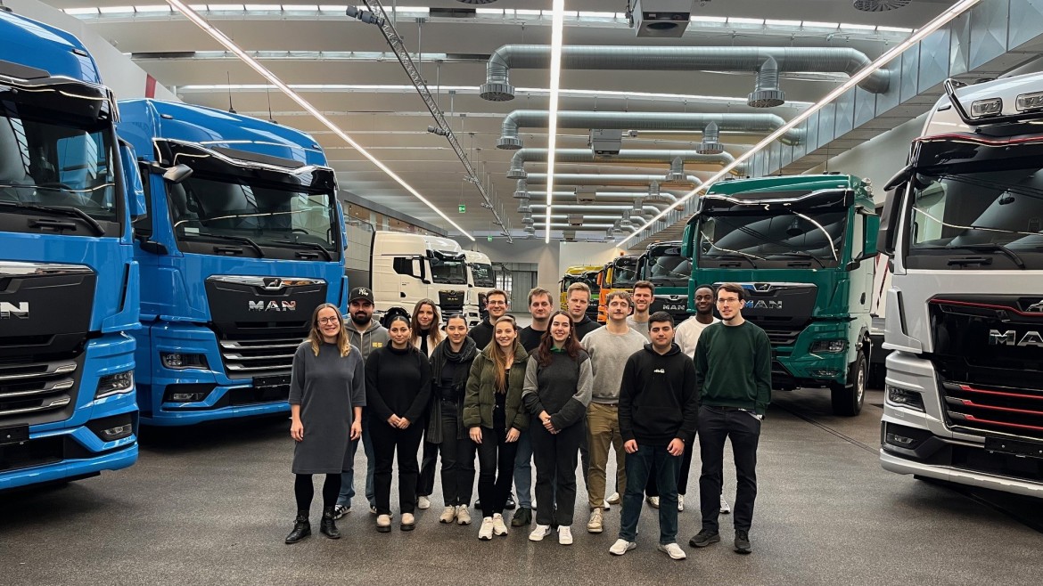 Blick in die Praxis: Studierende bei MAN Truck & Bus