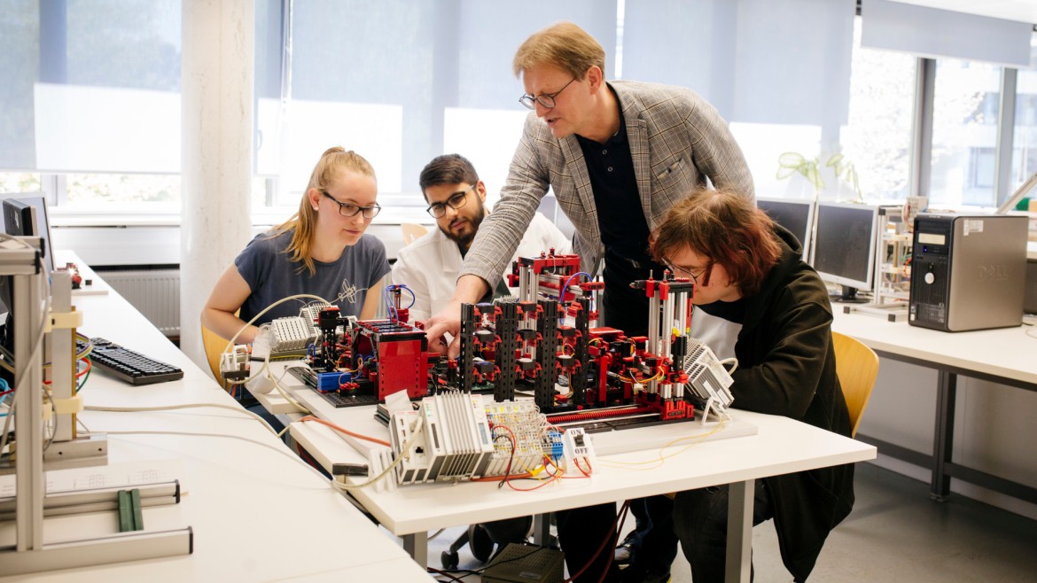 Praktikum im Labor für Steuerungstechnik