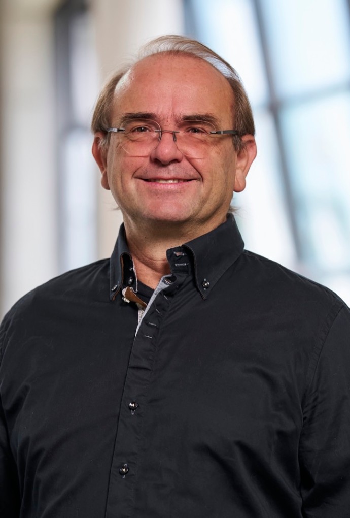 Prof. Dr. Georg Strauß