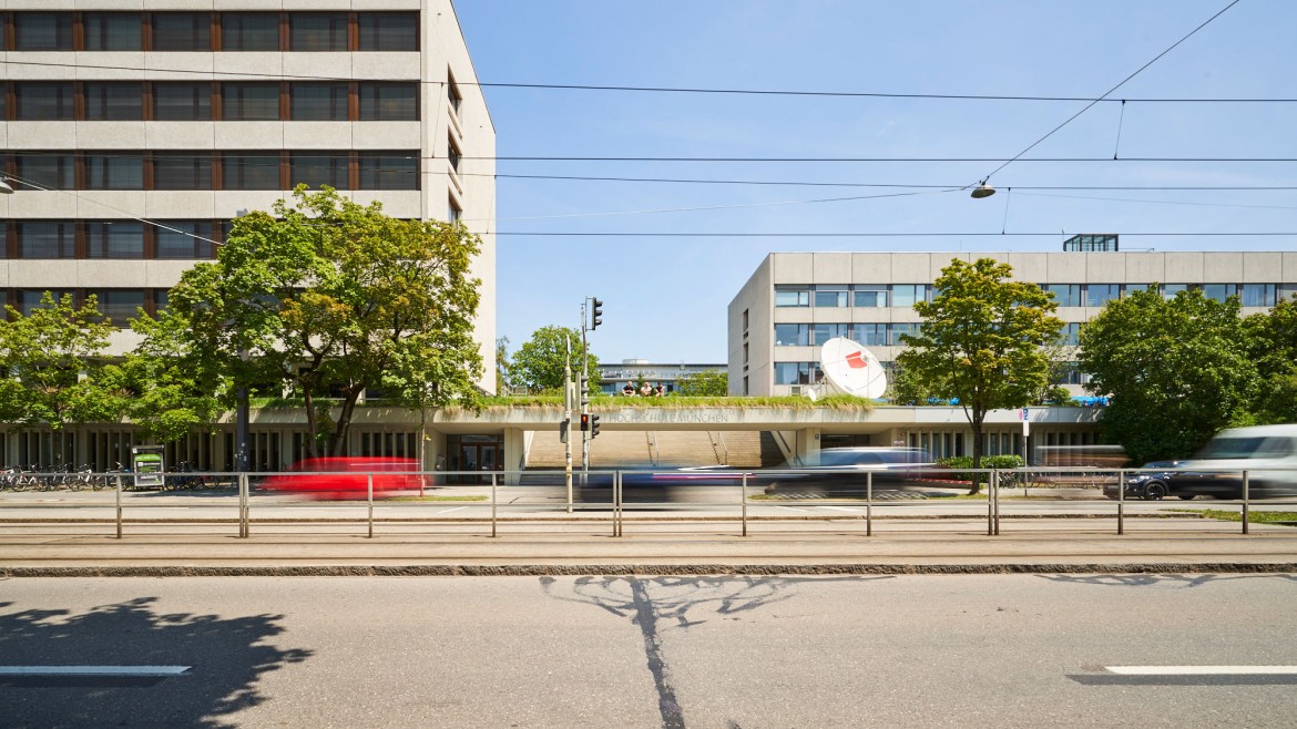 Außenansicht des Gebäudes Dachauer Straße 98b