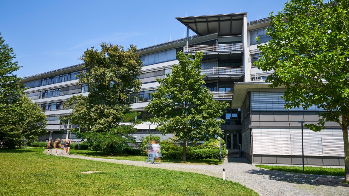 Innenhof des Gebäudes Lothstraße 64