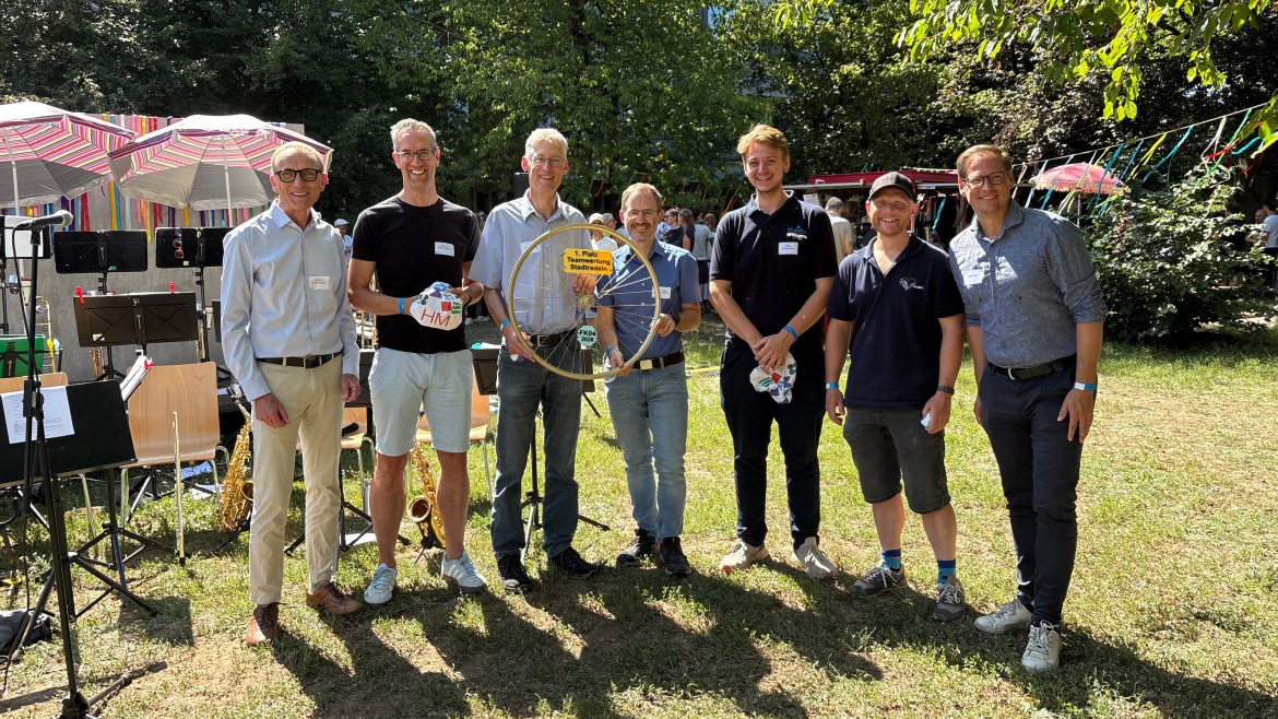 Die Fakultät für Elektrotechnik und Informationstechnik gewinnt den Wanderpokal 