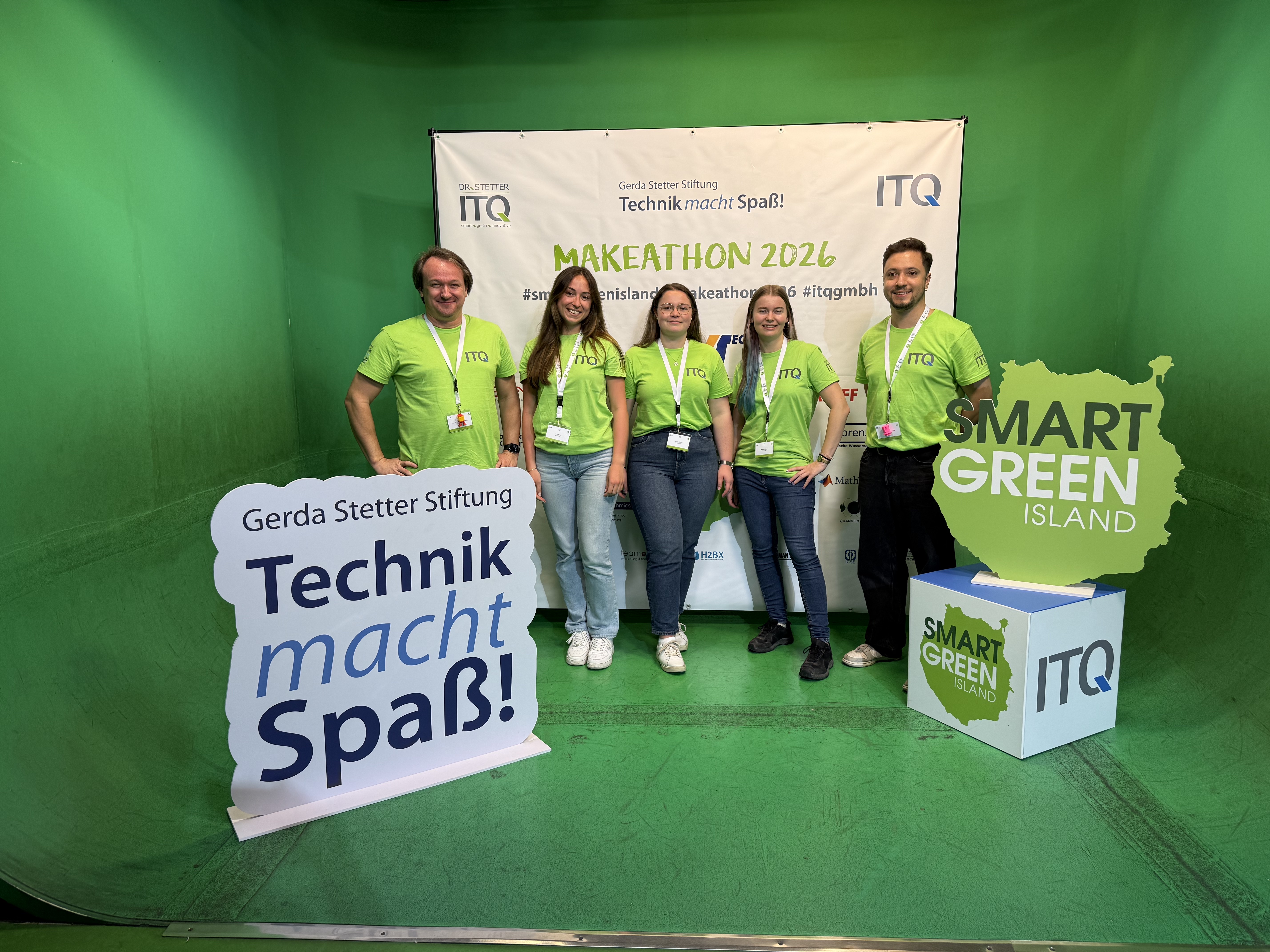 Studierende der Fakultät für Elektrotechnik und Informationstechnik auf dem Makethon 2026