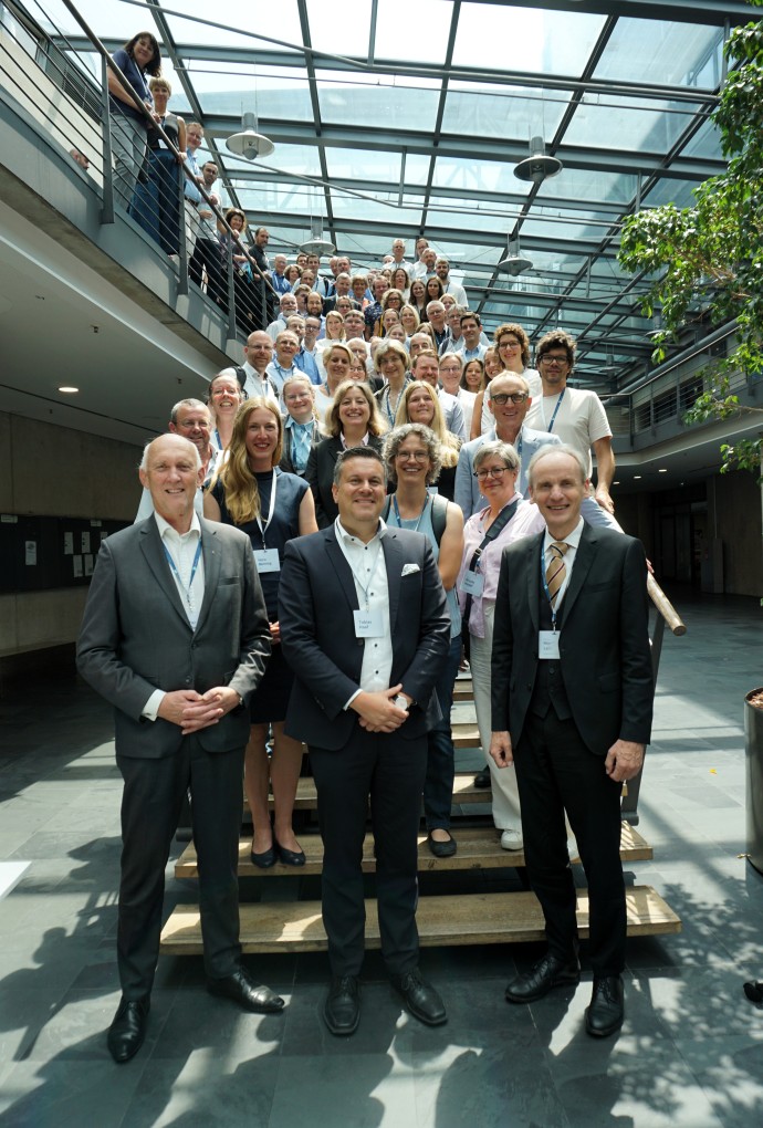 Gruppenbild mit den Teilnehmenden der IHF-Tagung an der Hochschule München