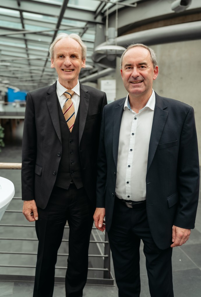 Prof. Dr. Martin Leitner und Hubert Aiwanger beim VDE Zukunftsforum an der Hochschule München