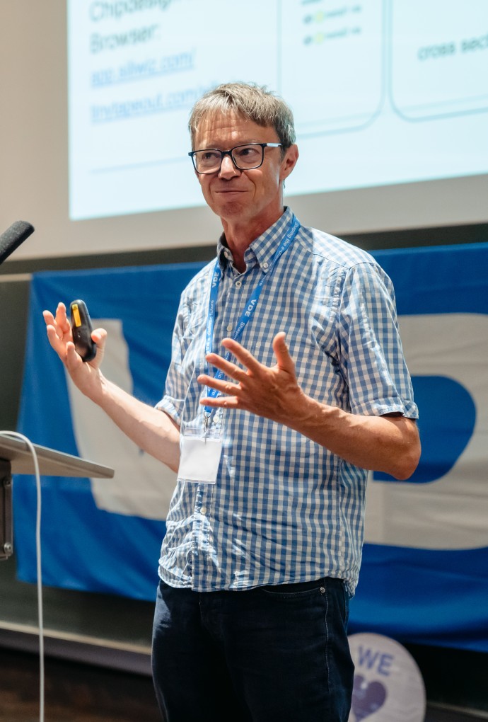 Prof. Dr.-Ing. Christian Münker hält einen Vortrag auf dem VDE Zukunftsforum
