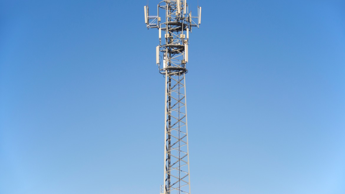 Antenne im blauen Himmerl