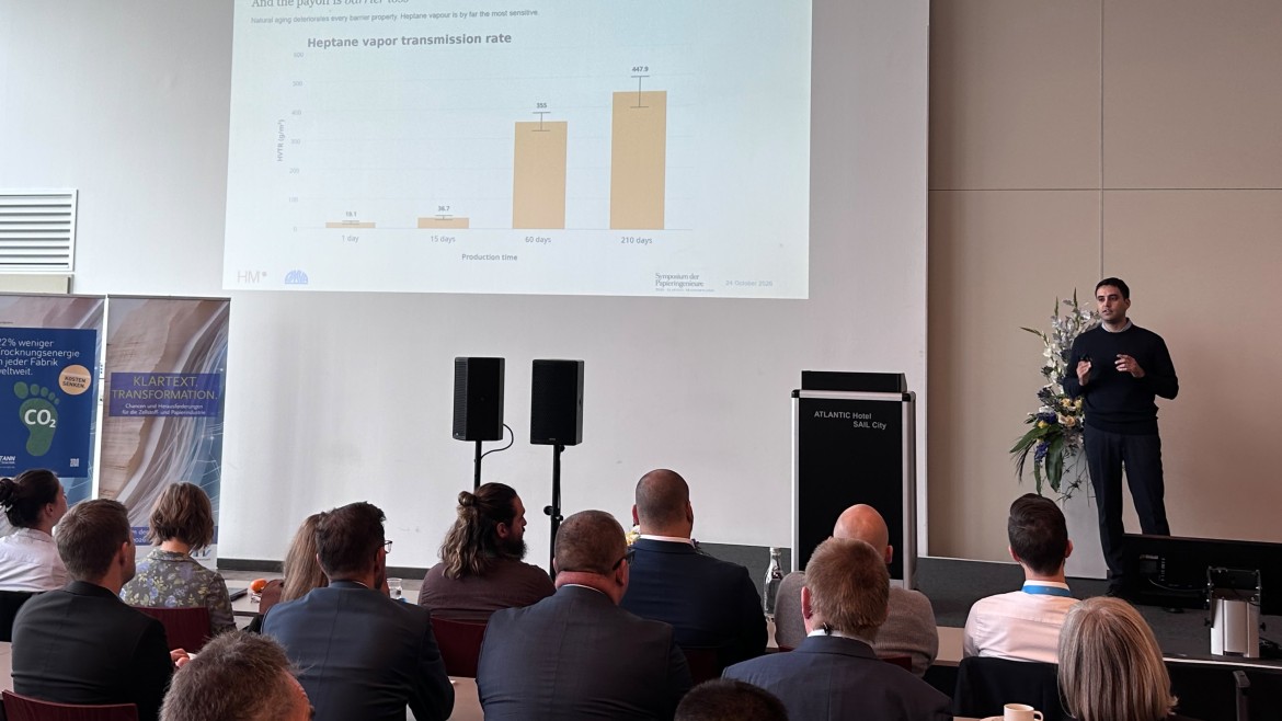 Erfan Salehi beim Symposium der Papieringenieure 