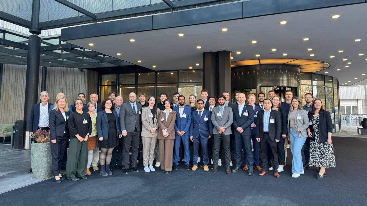 Gruppenbild teilnehmende Studierende am 34. International Munich Paper Symposium 2026