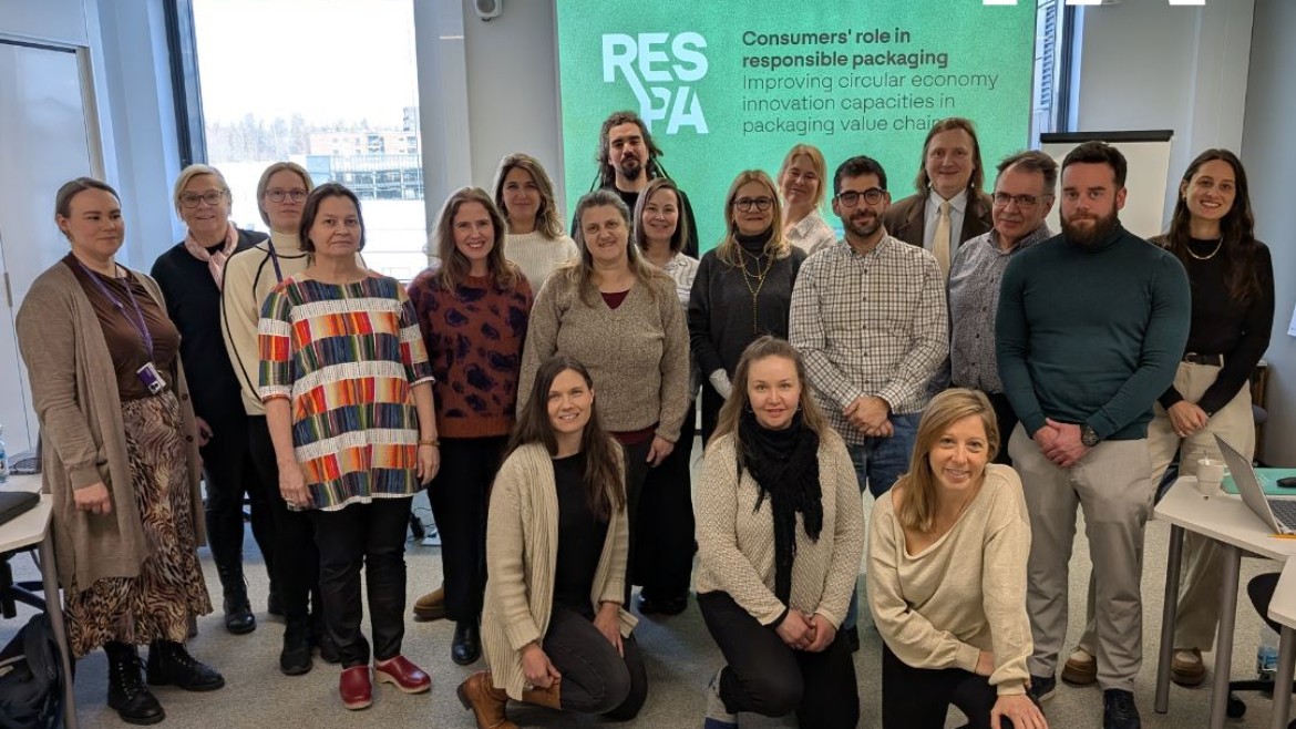 Gruppenfoto von Kick-Off-Meeting