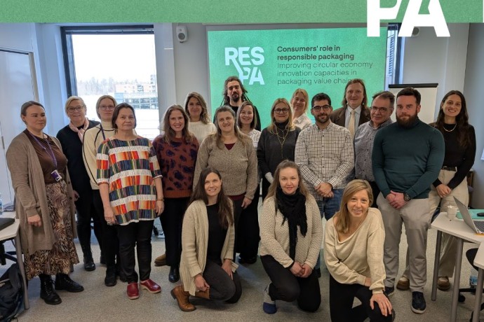 Gruppenfoto von Kick-Off-Meeting