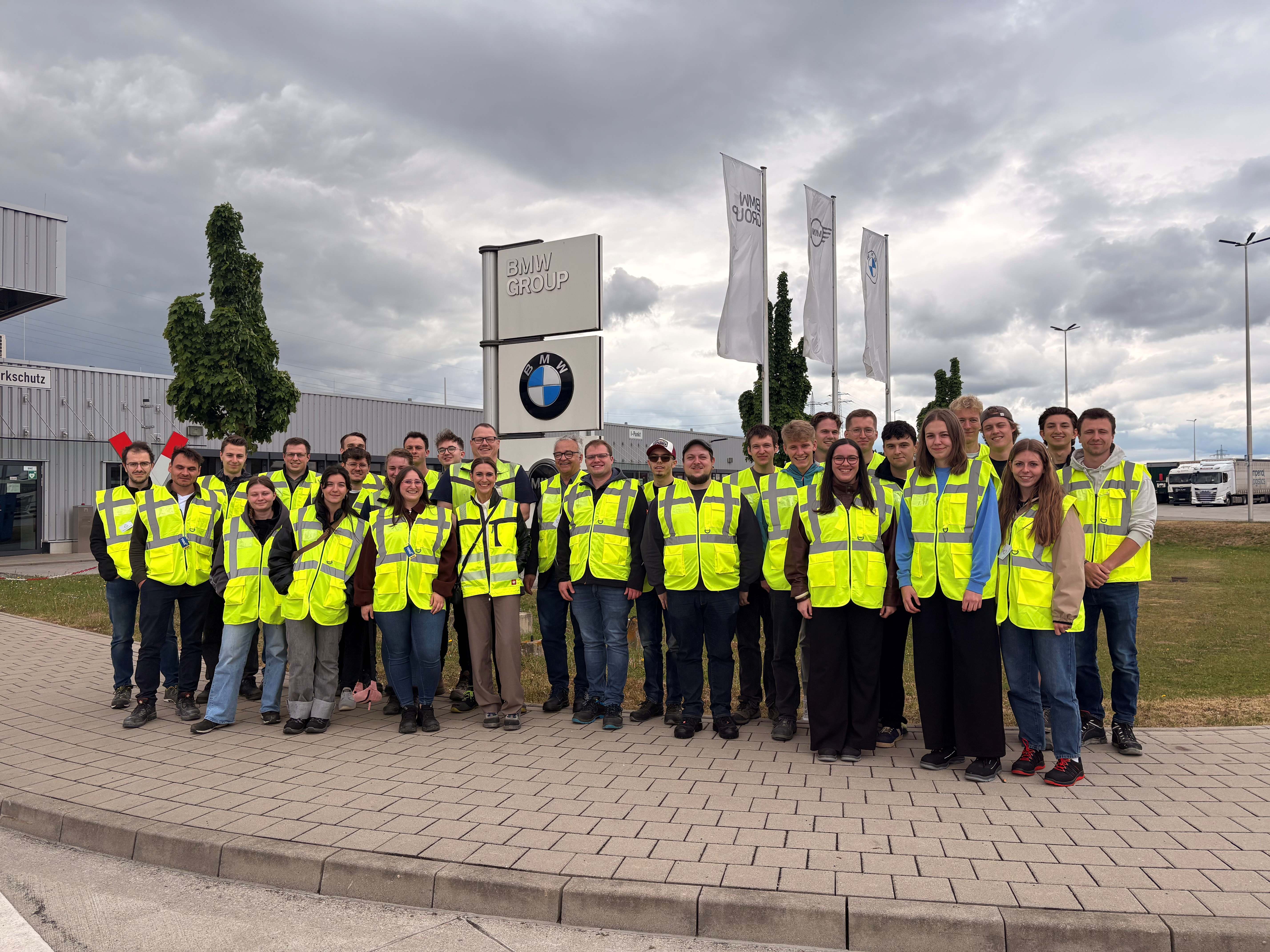 Besichtigung des BMW-Verteilzentrums in Wallersdorf