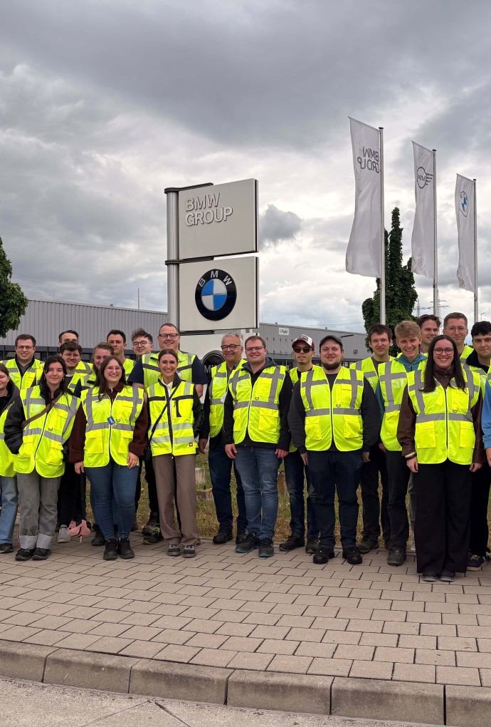 Besichtigung des BMW-Verteilzentrums in Wallersdorf