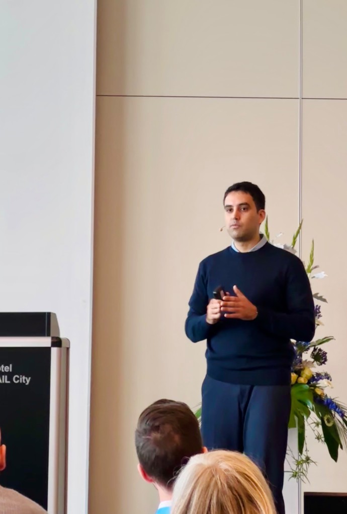 Erfan Salehi beim Symposium der Papieringenieure 