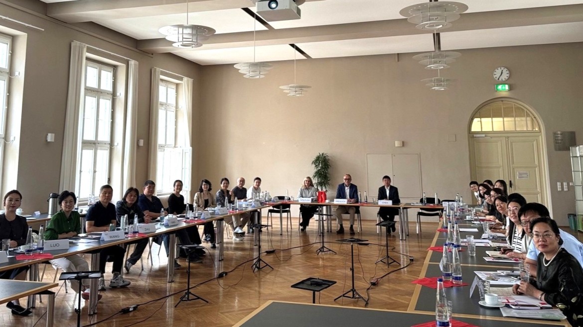Delegation der China National Publications Import and Export Group an der Hochschule München