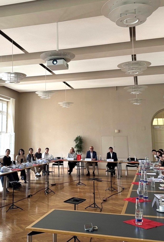 Delegation der China National Publications Import and Export Group an der Hochschule München