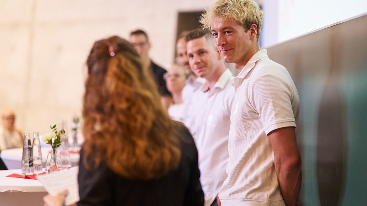 Dual Studierende der Energie- und Gebäudetechnik beim DualForum 