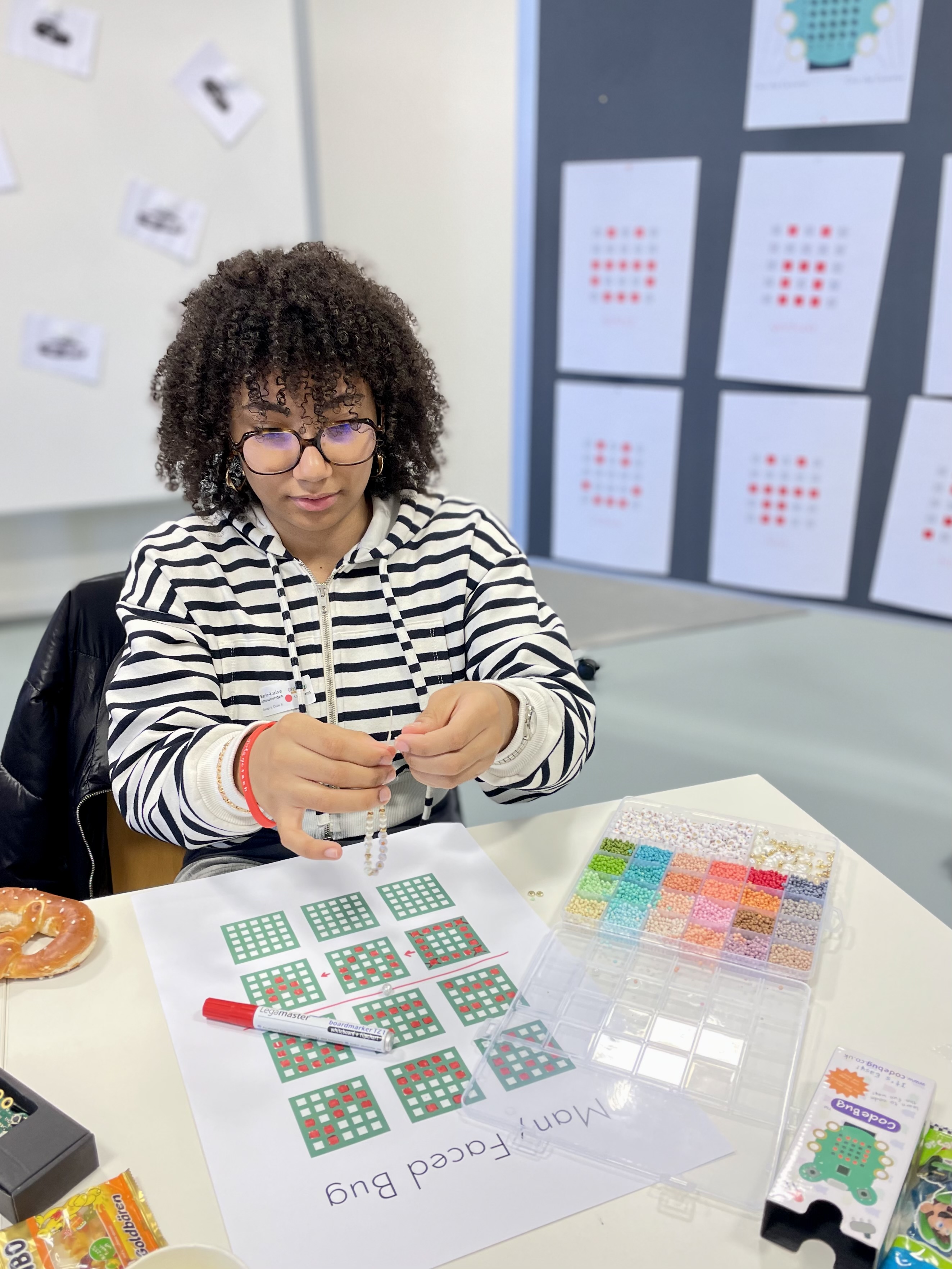 Girls'Day-Teilnehmerin beim Workshop 