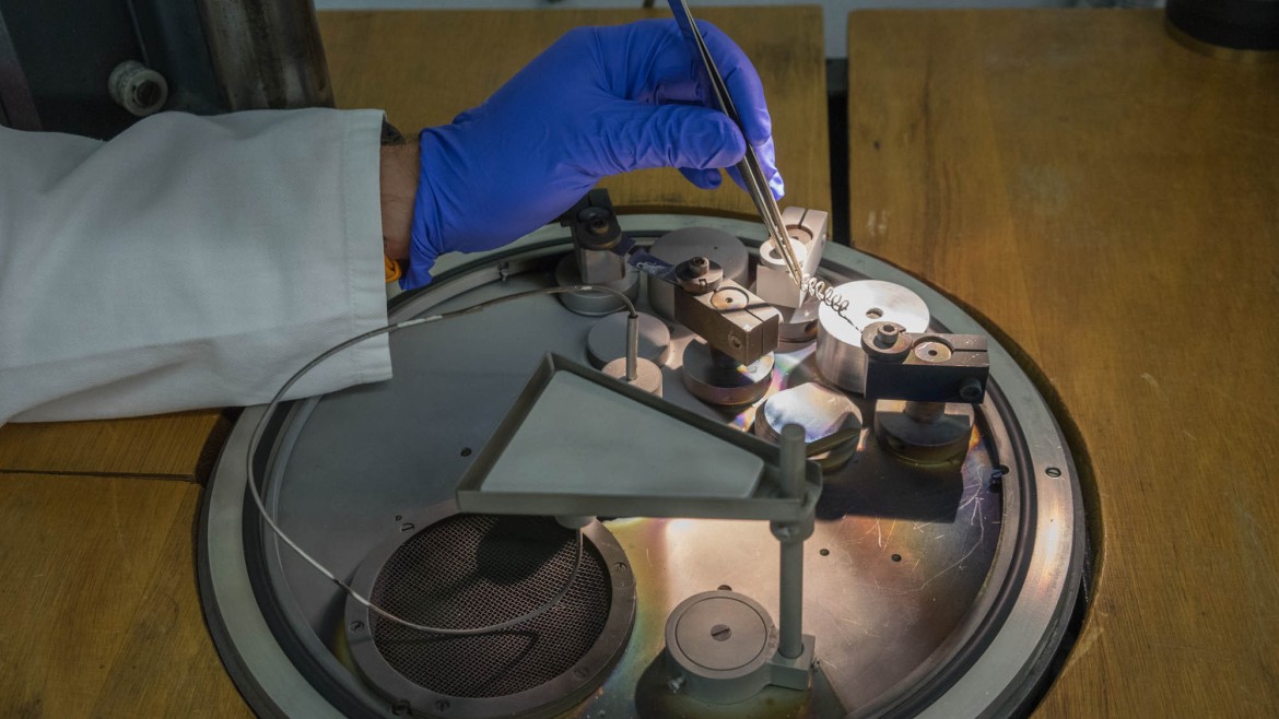 Thermisches Verdampfen im Labor für Oberflächenveredeleung und Dünnschichttechnik