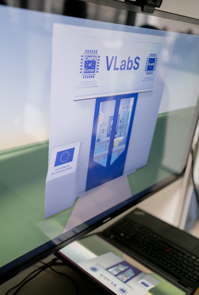 Virtual Laboratory for Semiconductor Technology