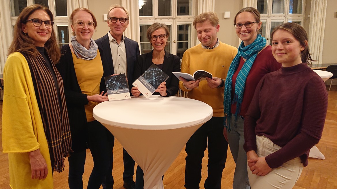 Publikation der Hochschule München zu Virtueller Kollaboration (Foto Ralf Kastner, Hochschule München) Feierstunde zum Erscheinen der Publikation der Hochschule München zu Virtueller Kollaboration