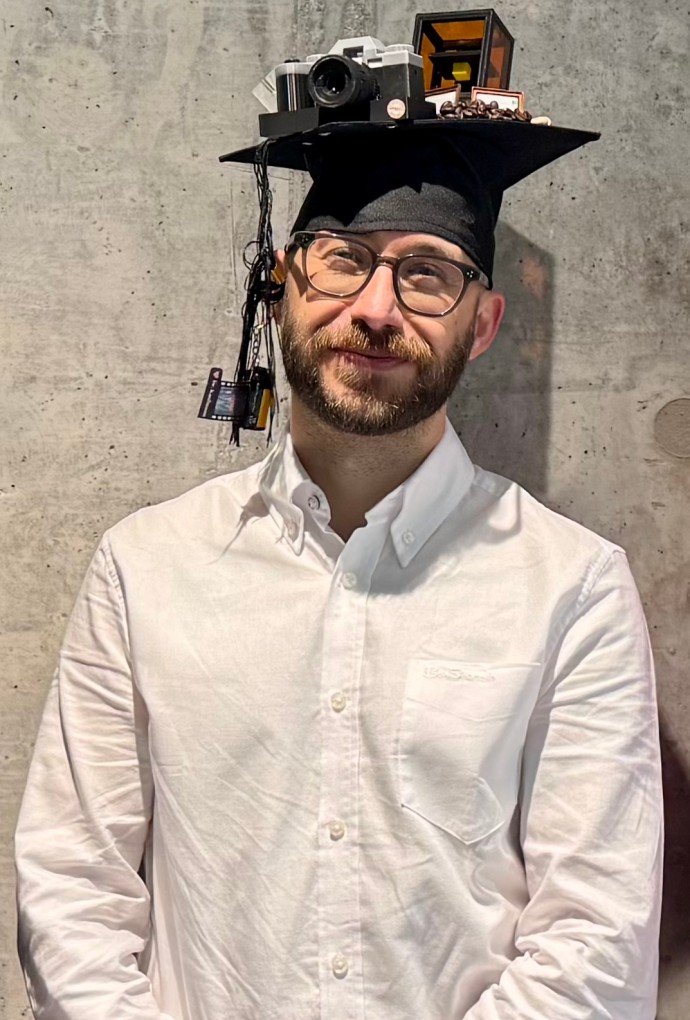 Benedikt Kaufmann nach der Promotion mit seinen Doktorvätern