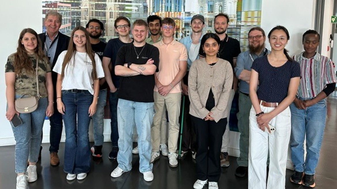 Gruppenfoto Studierende und Lehrende auf Exkursion bei SCANLAB im Juni 2026