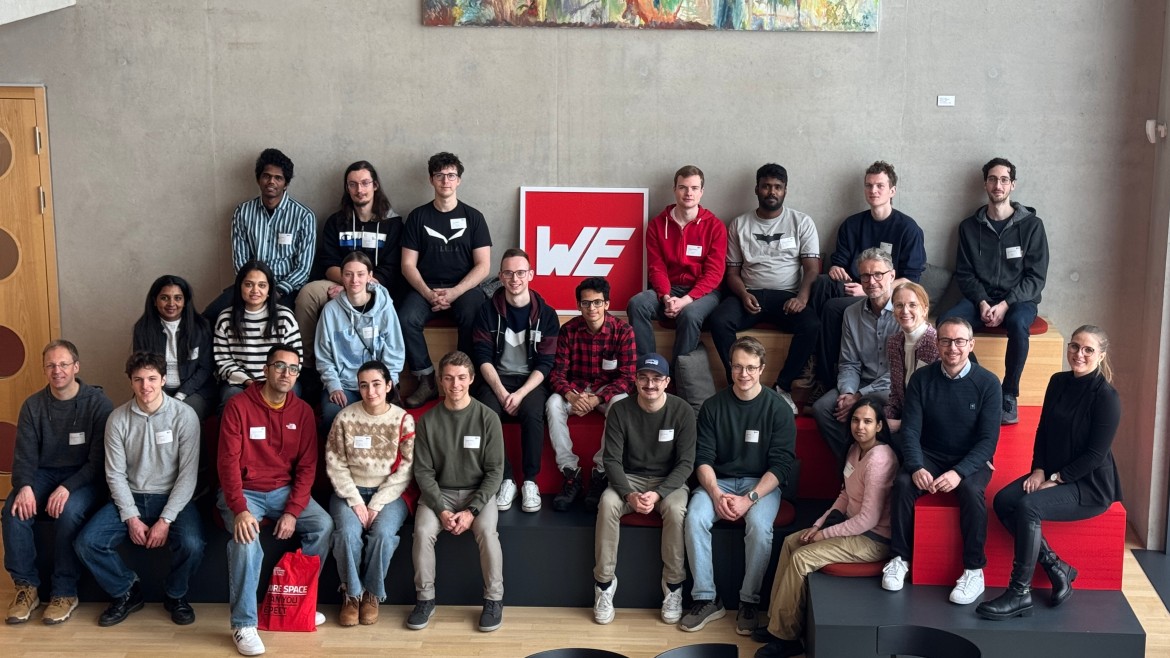 Studierende im Hightech Innovation Center von Würth Elektronik
