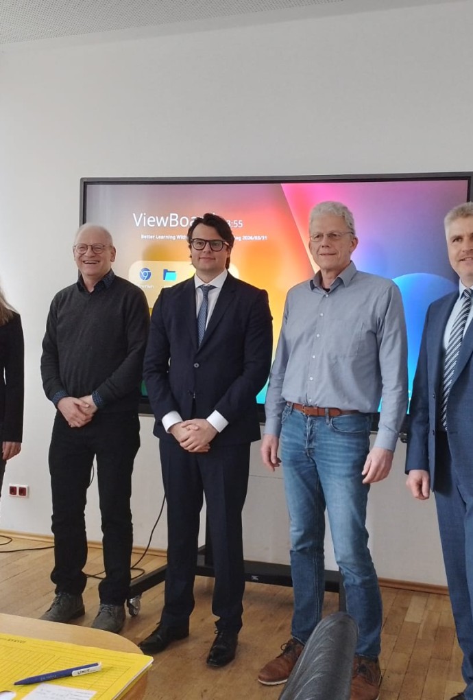 Luis_Azevedo_Antunes_mit_Promotionsausschuss_2026-04-01