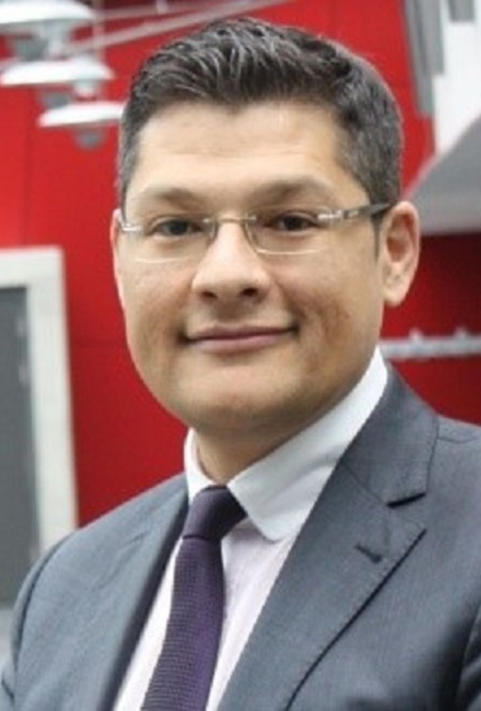 Profilbild Prof. Dr. Vahid Salehi