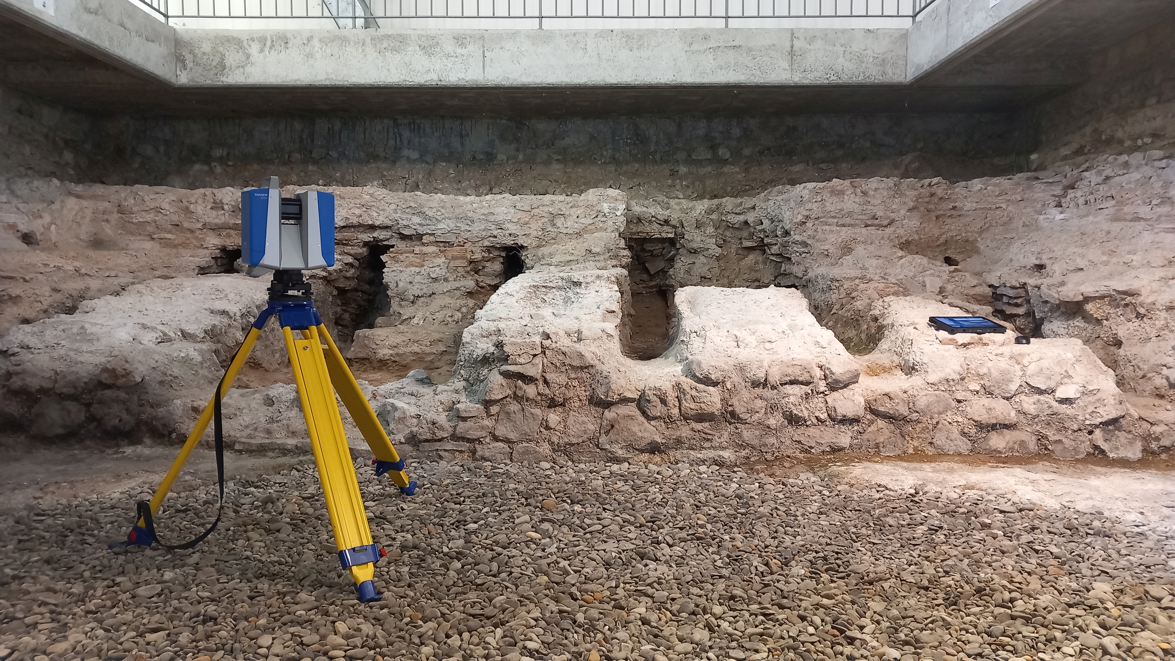 Scanner im Ausgrabungsbereich