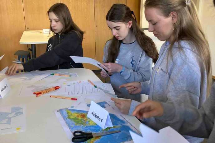 Girls' Day: Kreatives Arbeiten mit Erdmodellen und MatLab.