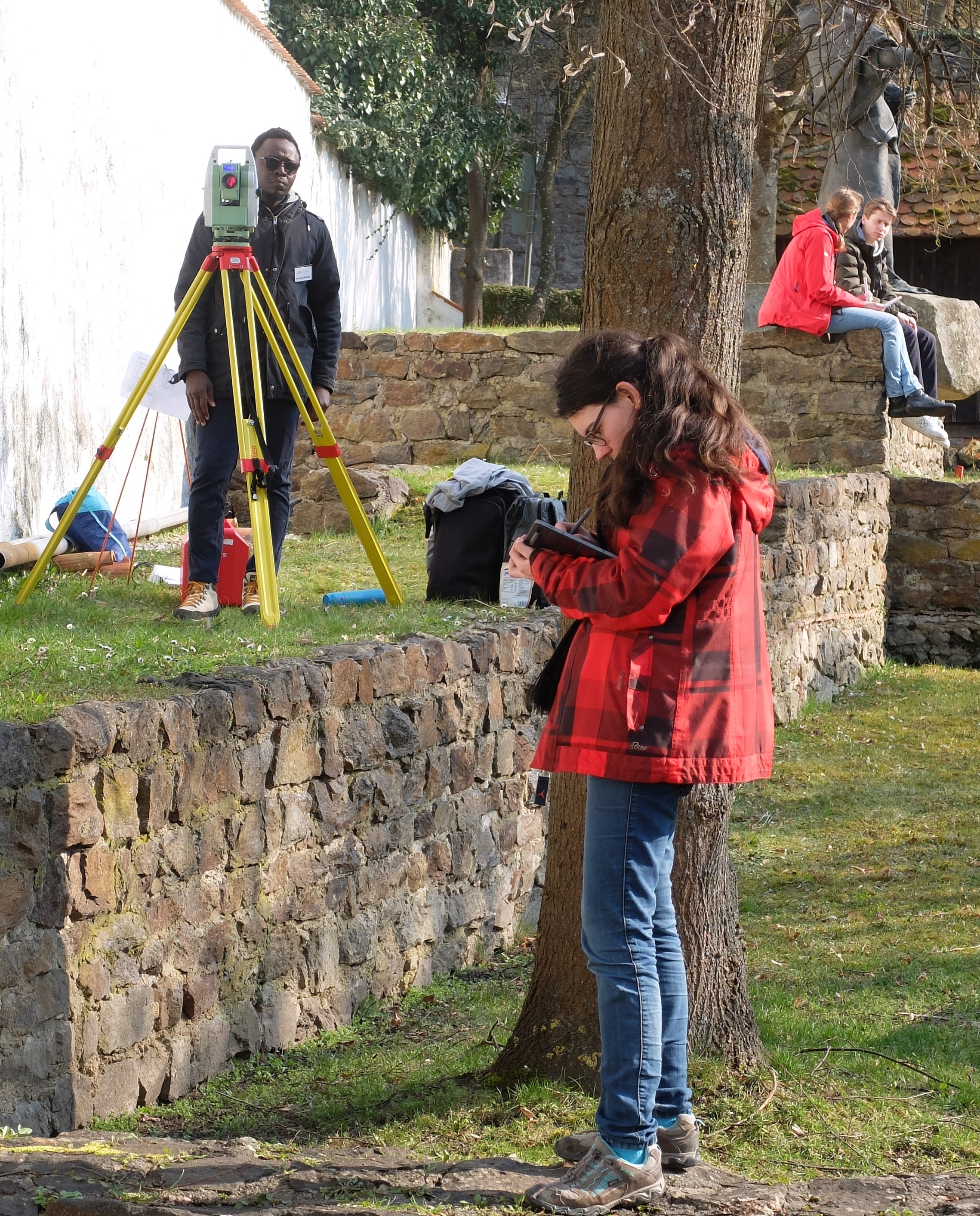 Vermessung im Museumsgarten