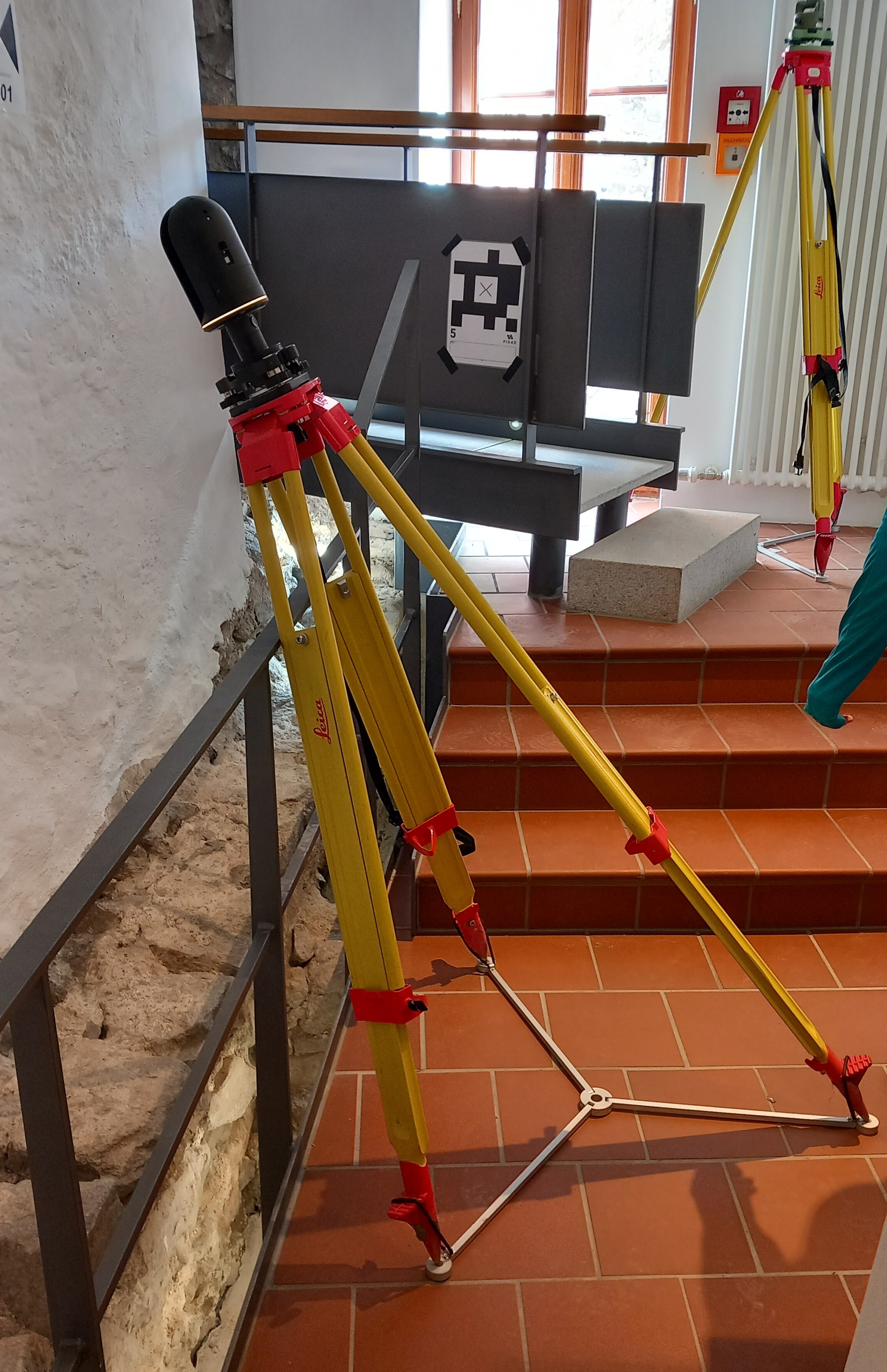 Instrument an Geländer