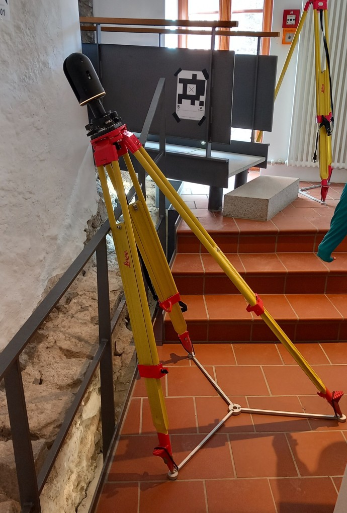 Instrument an Geländer