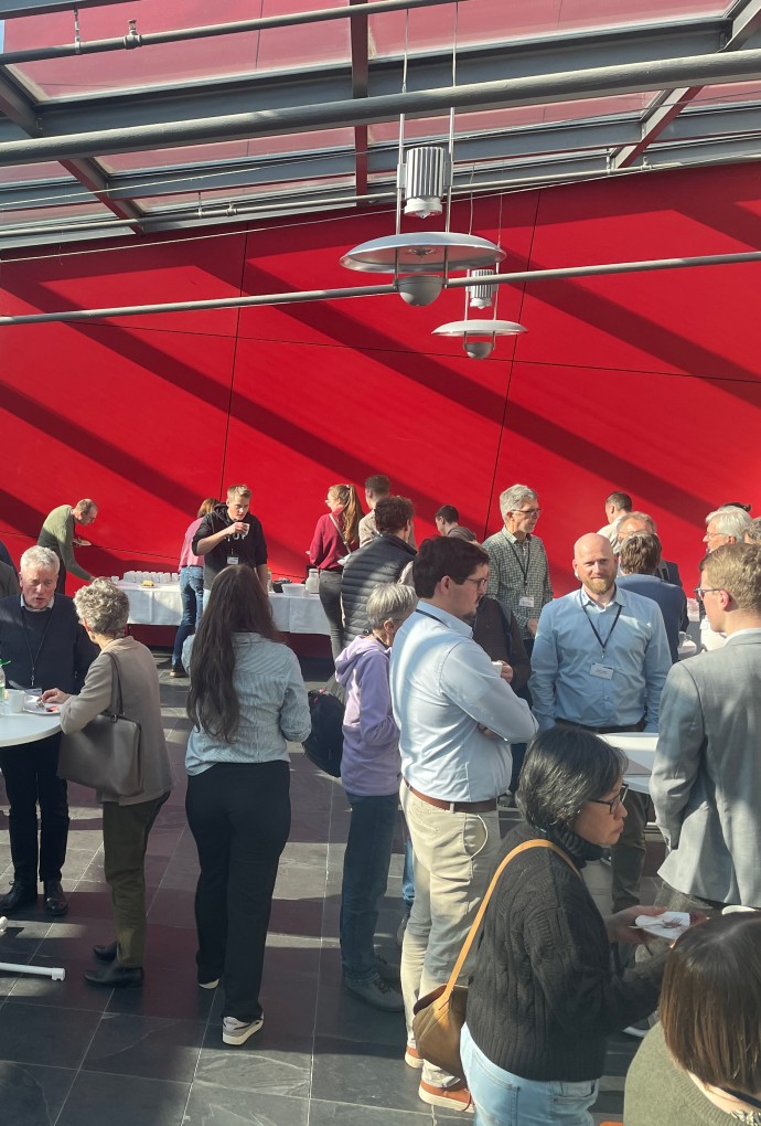 Seminarteilnehmende beim Erfahrungsaustausch