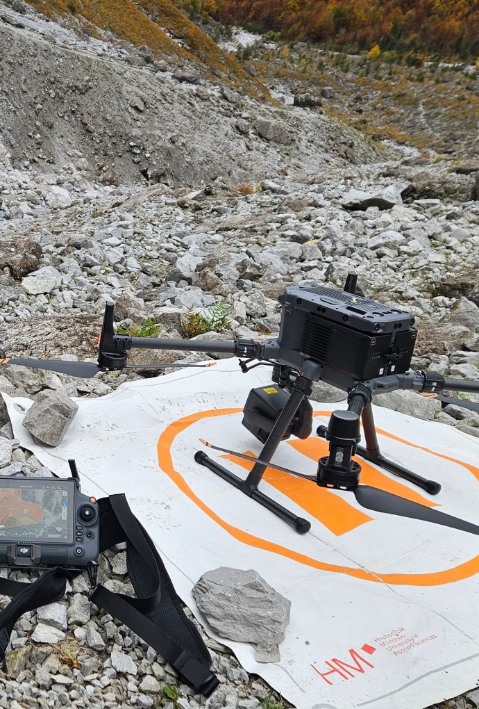 Drohne im Gelände