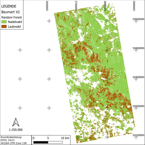 Abbildung 1: Die Übersichtsdarstellung des Attributes Baumart Variante 2 (zwei Klassen) visualisiert die Ergebnisse der Random Forest-Klassifikation der 15. Aufnahme, die die besten Validierungsergebnisse hervorbringt, über das gesamte Untersuchungsgebiet. Die freien, weißen Felder werden durch die Waldmaske als Nichtwaldflächen ausgeschnitten. Die leicht erkennbaren weißen Streifen werden durch das Ausschließen von Störpixeln anhand der GIM hervorgerufen.