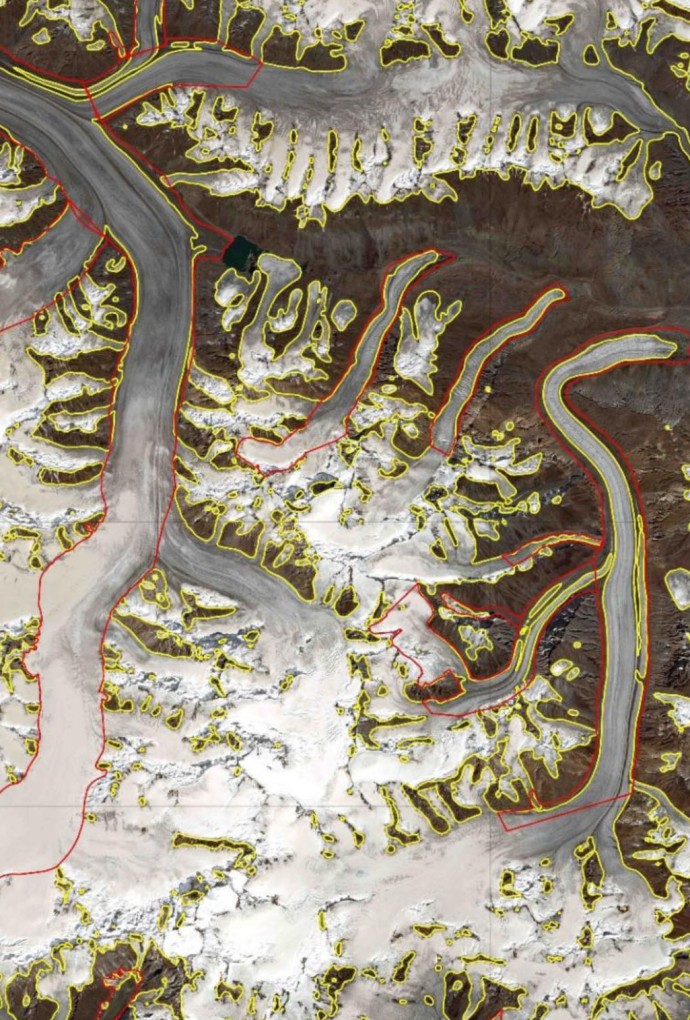 Satellitenbild mit Konturen