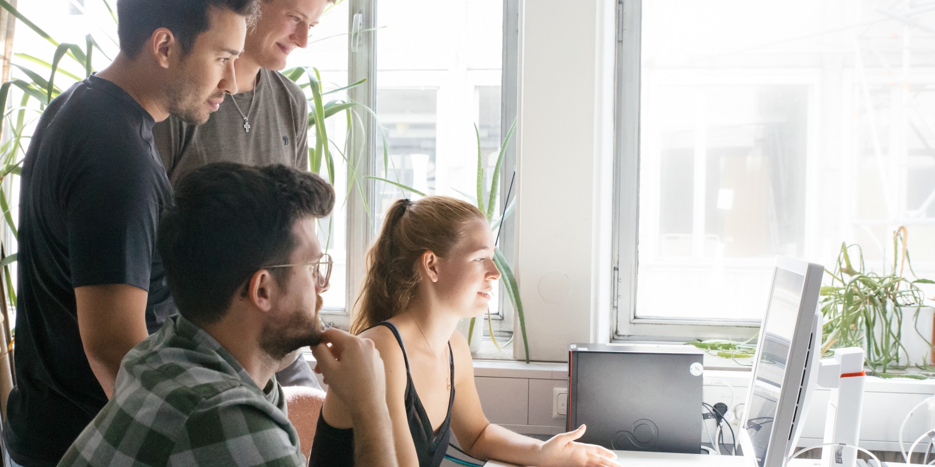 Studierende im Labor