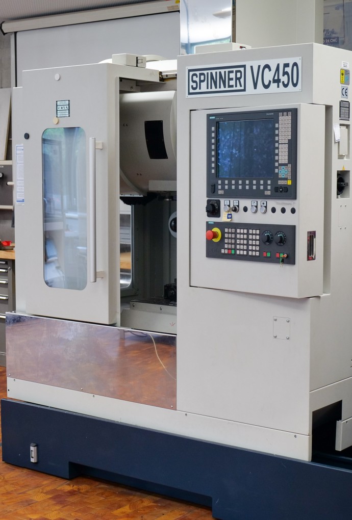 Labor für Fertigungstechnik - CNC Fräsmaschine