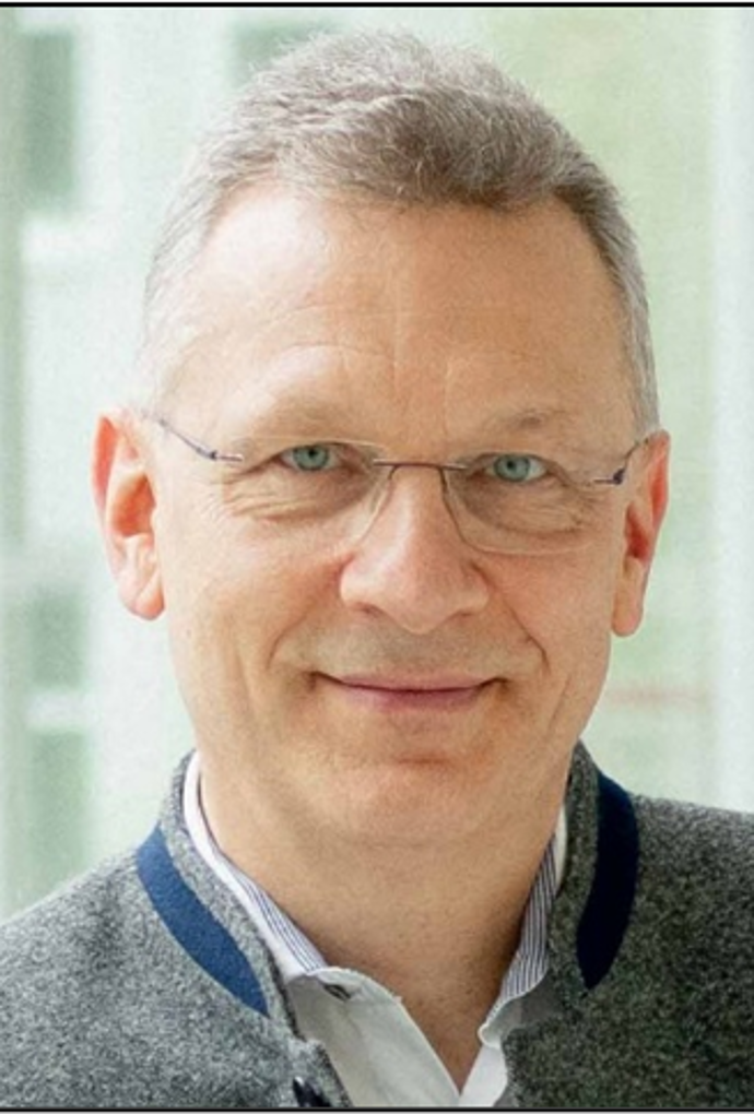 Portrait: Prof. Dr. Carlos Härtel