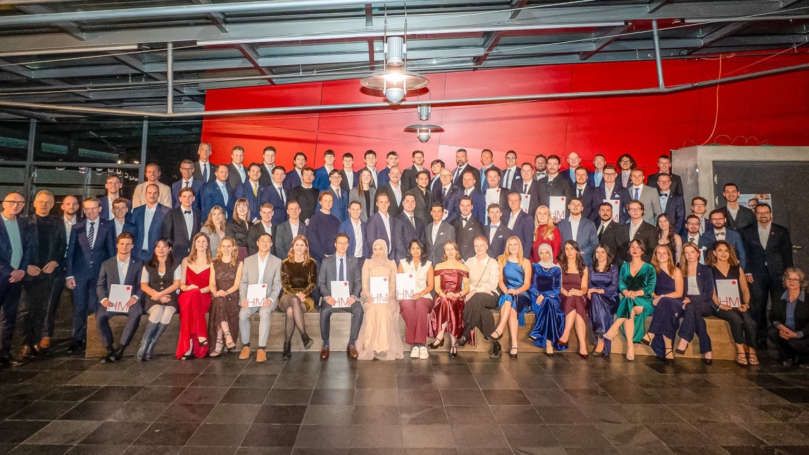 Absolventenverabschiedung Gruppenbild WS 25/26